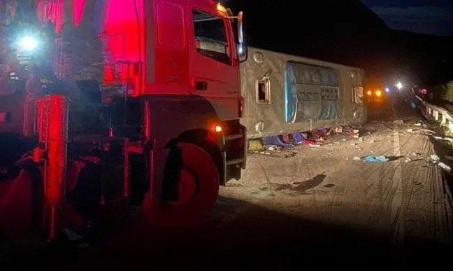Tragédia na BR-116: Acidente de Ônibus deixa sete mortos e dezenas de feridos em MG